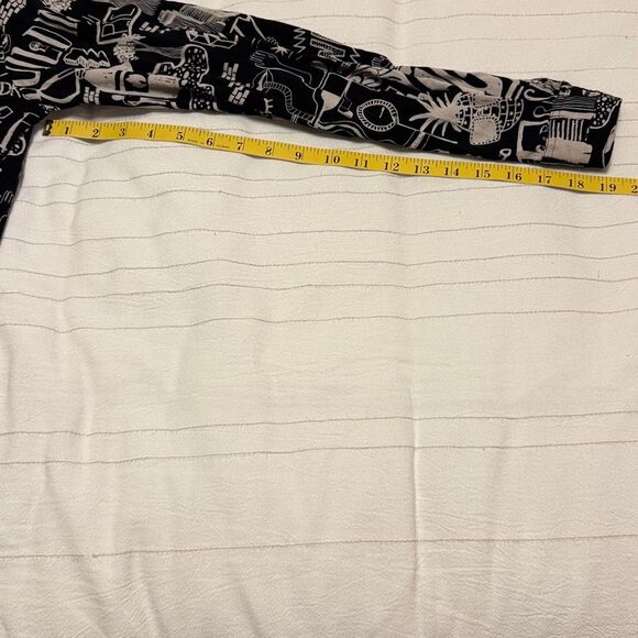 Zara Black and White Graphic Shirt - Picture 5 of 5